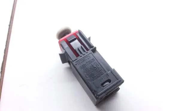 Opel Meriva B Brake pedal sensor switch 13299721 366172505