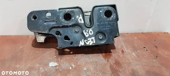 Seat Leon (1P) Tie down hook / loop 1P0823509C