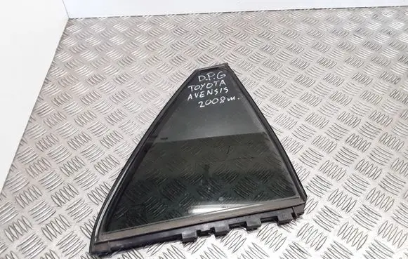 Toyota Avensis T250 Rear vent window glass 
