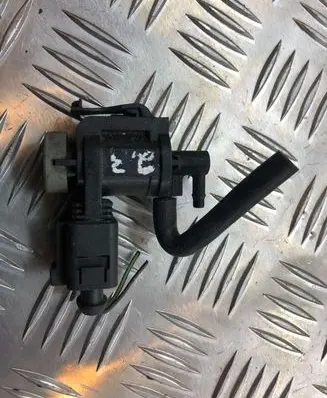 Volkswagen Touran I Vacuum valve 1J0906283A