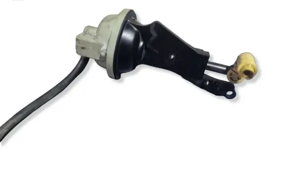 Ford Mondeo Mk III Valve vacuum 1S7G9L492