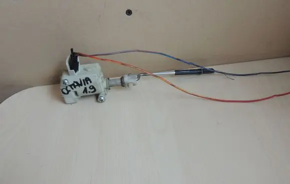 Skoda Octavia Mk1 (1U) Central locking motor 3B0810773B 3B0959782