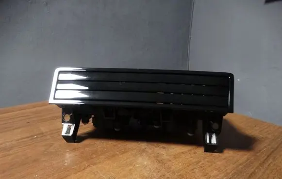 Porsche Panamera (971) Dash center air vent grill