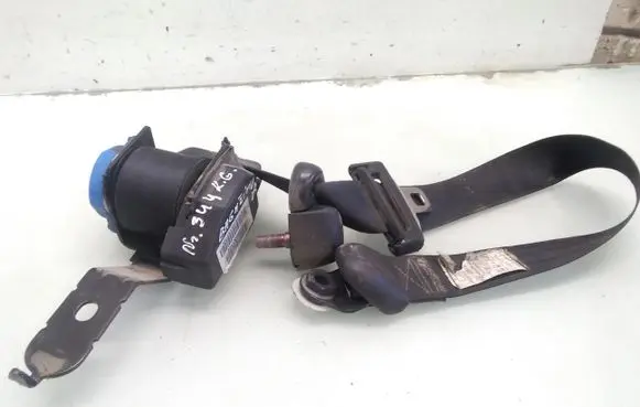 Chrysler Voyager Third row seat belt 
