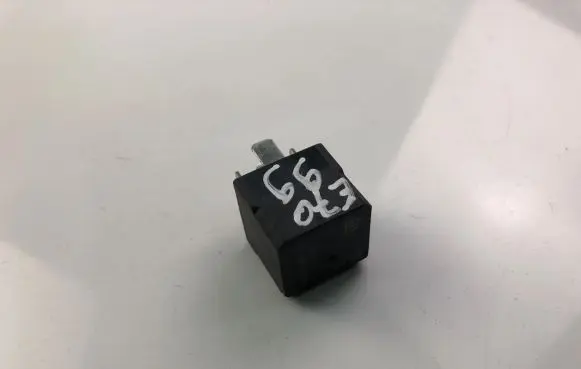 Opel Insignia A Other relay 13500119