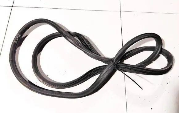 Rubber seal rear door