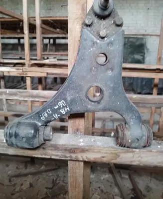 Mercedes-Benz A W169 Front lower control arm/wishbone