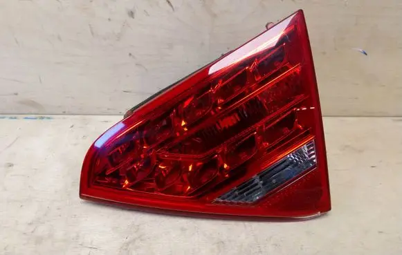 Audi A5 8T 8F Tailgate rear/tail lights 8T0945094A
