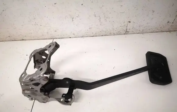 Tesla Model S Brake pedal 105065900E