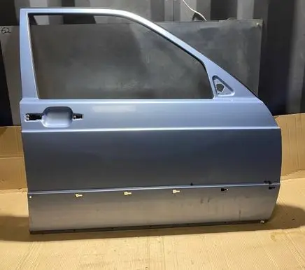 Mercedes-Benz 190 W201 Front door 