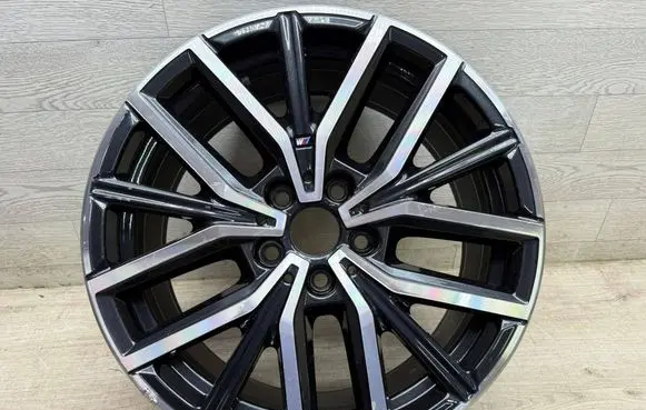 BMW X1 U11 R18 alloy rim 6891179