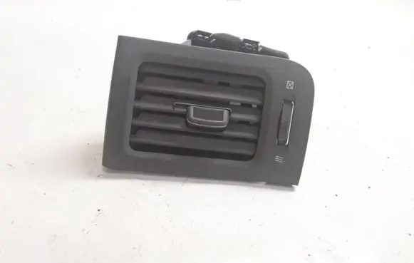 Nissan X-Trail T31 Dashboard side air vent grill/cover trim 68760JG00B P19670A75010
