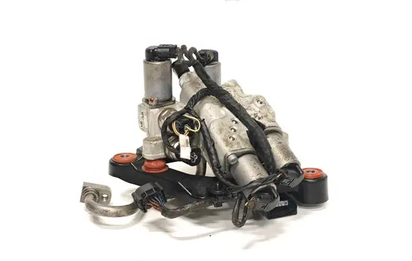 BMW 5 GT F07 Air suspension compressor 6775258