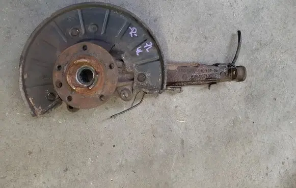 Audi Q7 4L Front wheel hub spindle knuckle 7L0407258A