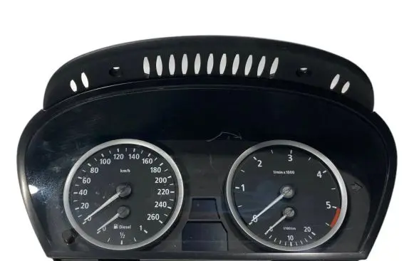 BMW 5 E60 E61 Speedometer (instrument cluster) 6937618 62116937618