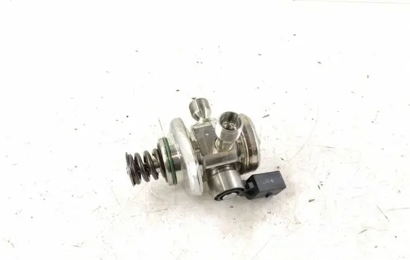 Mercedes-Benz CLA C117 X117 W117 Fuel injection high pressure pump 2820700001 A2820700001