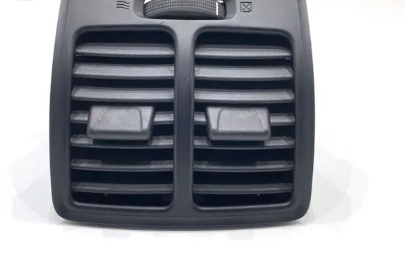 Ford Escape III Rear air vent grill 