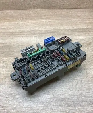 Honda Civic Fuse module SR3G32