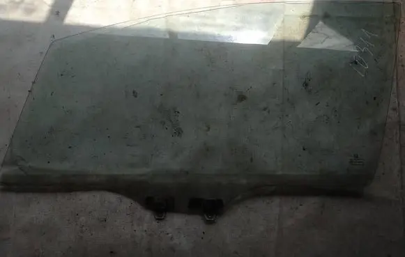 Honda Jazz Front door window glass four-door as2
