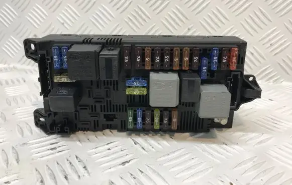 Mercedes-Benz CLS C219 SAM control unit 2115457701