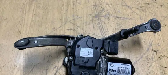 Opel Zafira C Wiper motor W000027365 W000027199
