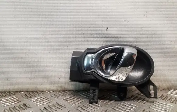 Nissan Juke I F15 Front door interior handle