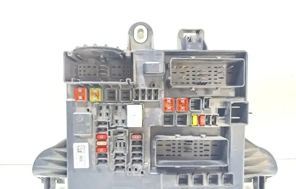 Opel Insignia A Fuse module 22737769