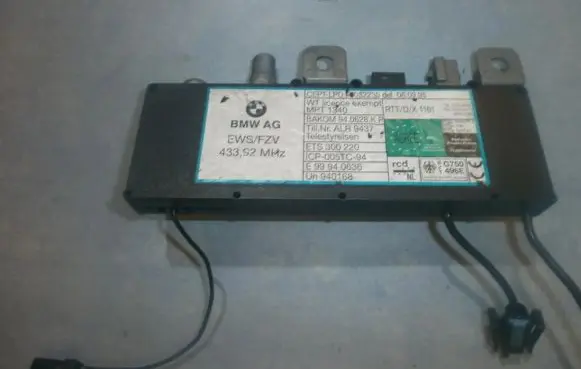 BMW 5 E39 Other control units/modules 65258364084 ANTENAAMPLIFIER