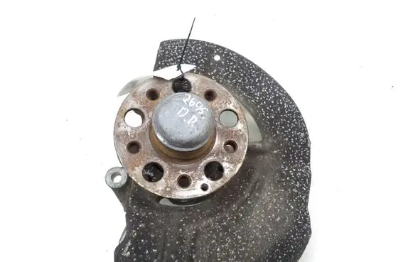 Mercedes-Benz CLS C218 X218 Front wheel hub