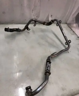 Mercedes-Benz CLA C117 X117 W117 Engine coolant pipe/hose A1332030182