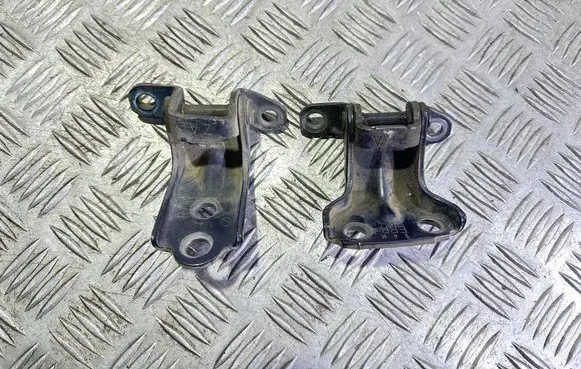 Subaru Outback Rear door hinge set 