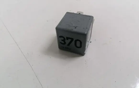 Audi A4 S4 B7 8E 8H Other relay 8D0951253