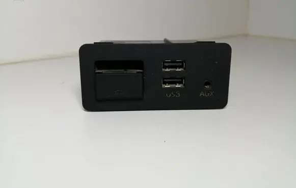 Mazda CX-3 USB socket connector D09H669U0B