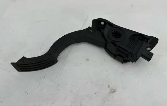 Volvo V40 Accelerator throttle pedal 31280595