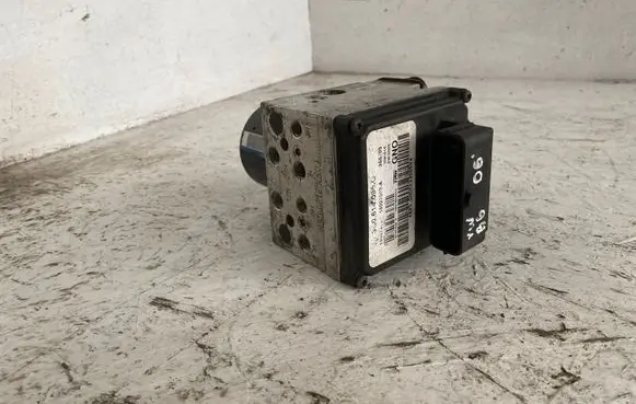 Volkswagen PASSAT B6 ABS Pump FQ53621299DEH TRW3C0614095Q