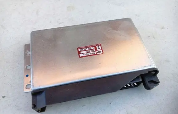 Nissan X-Trail T30 Wing mirror control module 47850EQ421