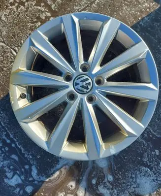 Volkswagen Eos R17 alloy rim 1Q0601025B