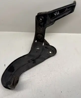 Audi A6 S6 C6 4F Intercooler pipe mounting bracket 4F0145813F