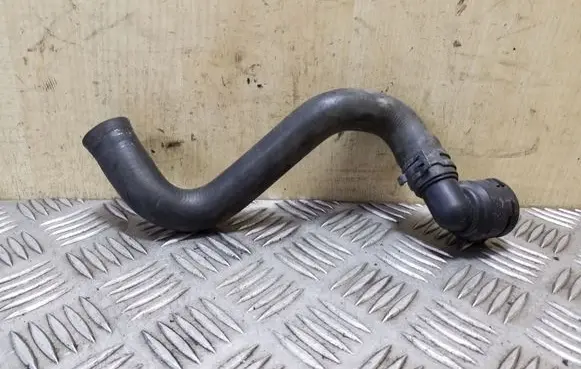 Volkswagen Touran I Engine coolant pipe/hose 1T0122073L
