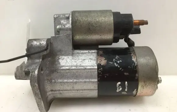 Nissan Note (E11) Starter motor 8200306595