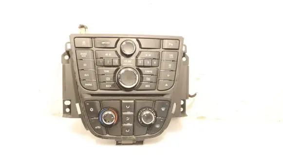 Head unit multimedia control
