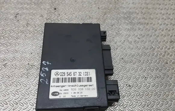 Mercedes-Benz C W203 Tow bar trailer control unit/module 0295456732