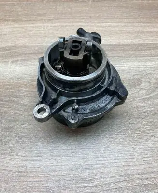 BMW 5 E60 E61 Vacuum pump 7791232 700437012