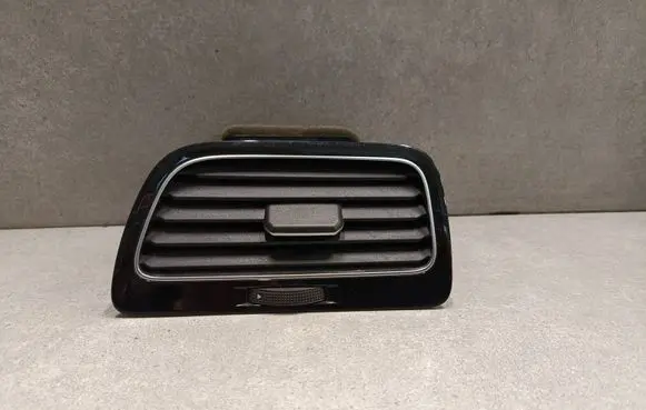 Volkswagen Golf VII Dashboard side air vent grill/cover trim 5G1819710 SG5G1819248 ZSB5G1819704