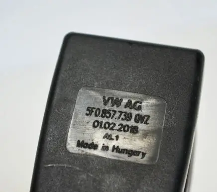 Seat Leon (5F) Middle seatbelt buckle (rear) 5F0857739