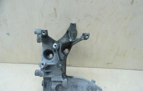 Generator/alternator bracket