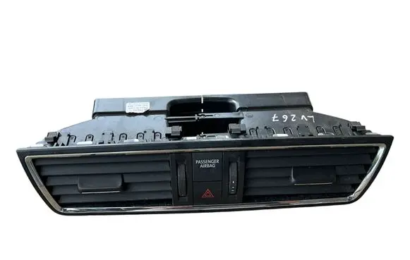 Seat Toledo IV (NH) Dash center air vent grill 5JA820951B 0858100001