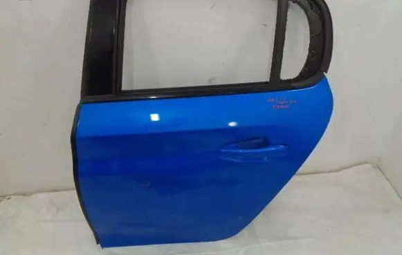 Peugeot 208 II Rear door