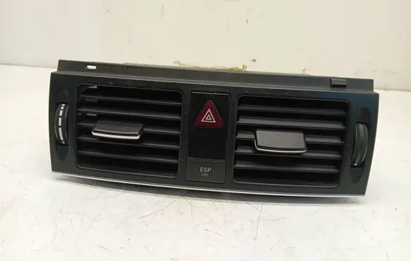 Mercedes-Benz C W204 Dash center air vent grill 6846001 A2048304054