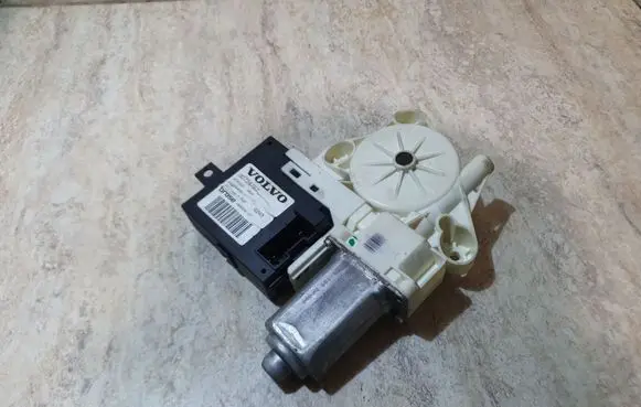 Volvo V50 Rear door window regulator motor 30724757